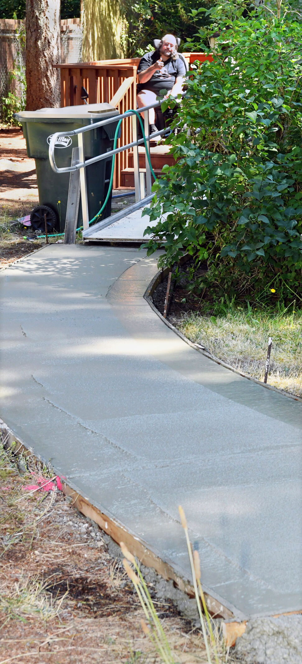 200730.news.vetwalkway.pd4.jpg